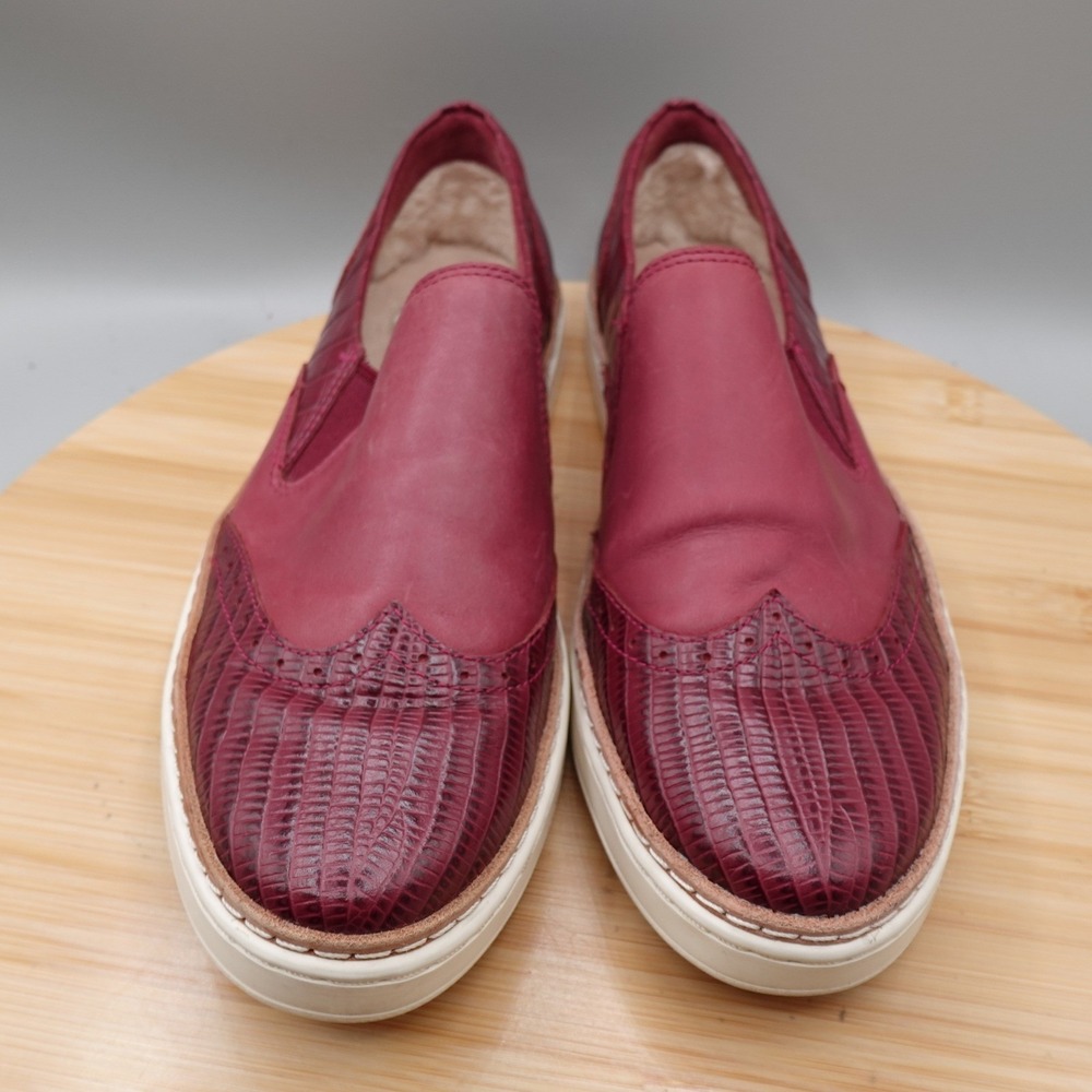 UGG Loafers Shoes Women 6 Crimson Embossed Leather Slip On Sneakers 1013362 - Picture 2 of 9